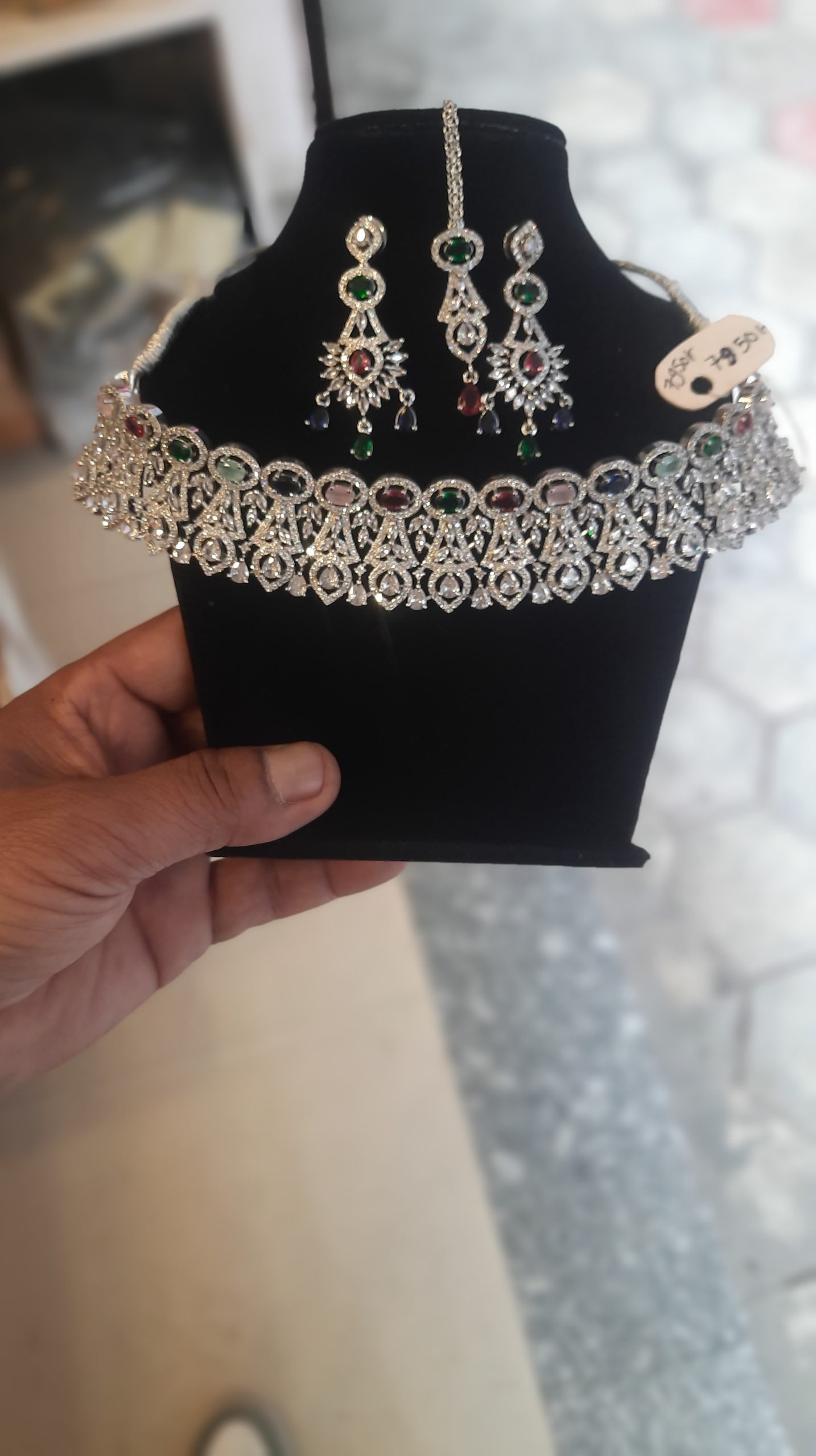 AD02-Choker